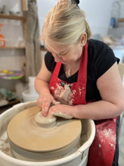 l47633_47636_Nat-Neal-Potters-Wheel